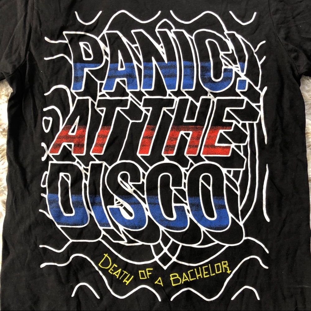 🎉PANIC AT THE DISCO TEE🎉